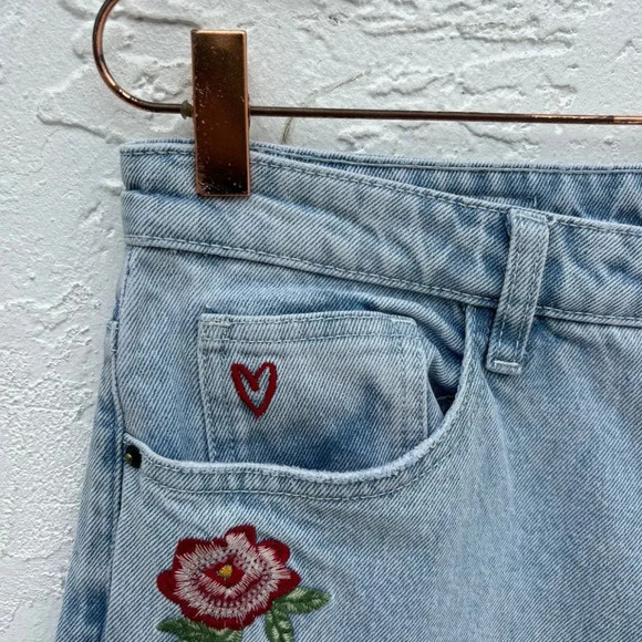 Desigual Womens Embroidered Flower Cropped Denim Jeans Light Blue Size 44 - Picture 15 of 16